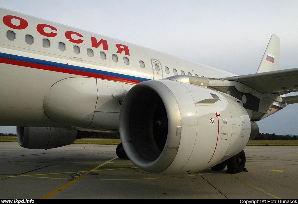 Rossia – Airbus A319-114 VP-BTT