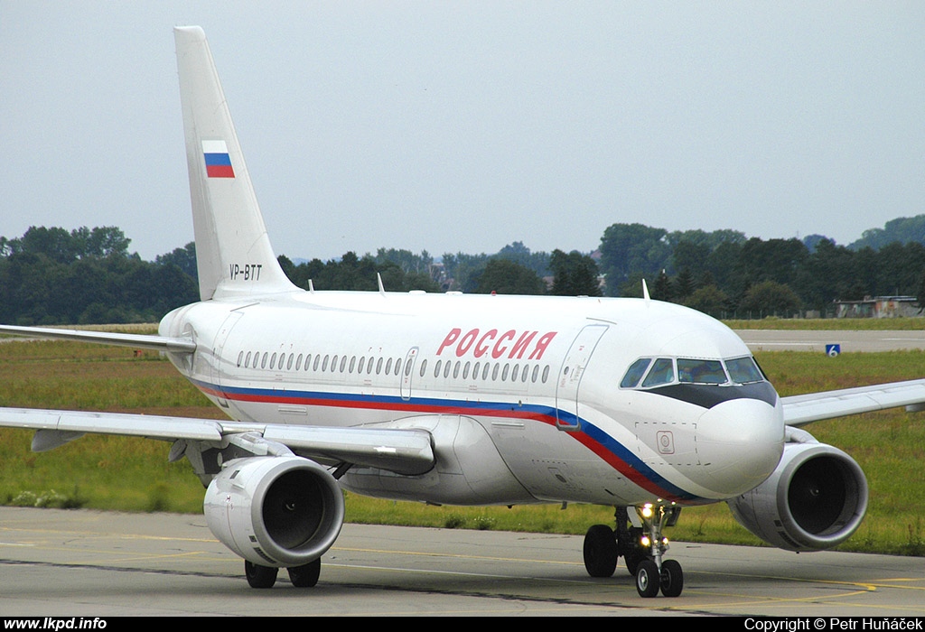 Rossia – Airbus A319-114 VP-BTT