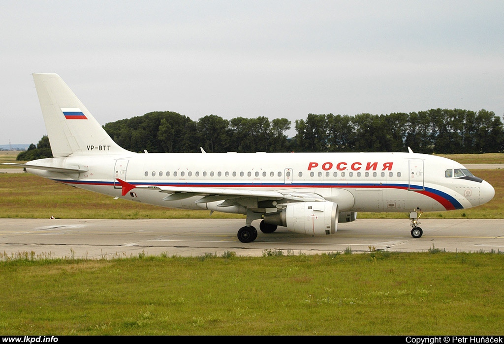 Rossia – Airbus A319-114 VP-BTT