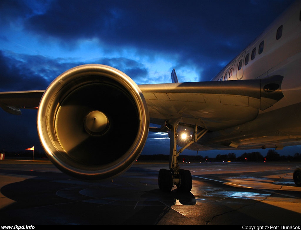 Kras Air – Boeing B757-256 EI-DUC