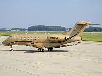 Vektra Aviation – Bombardier BD-100-1A10 Challenger 300 N390DB