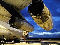 East Wing – Iljuin IL-76TD UN-76006