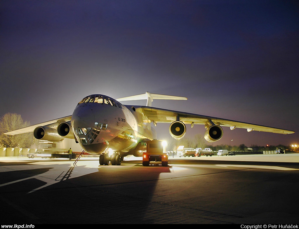 East Wing – Iljuin IL-76TD UN-76006