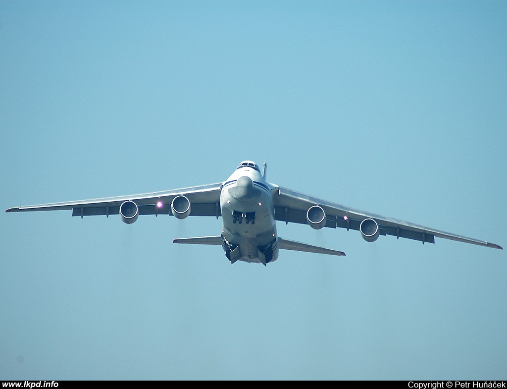 Russia Air Force – Antonov AN-124-100 RA-82040