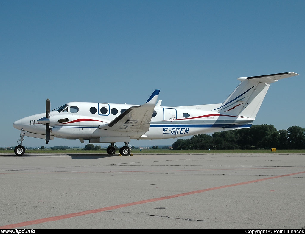 Oyonnair – Beech 350 F-GTEM