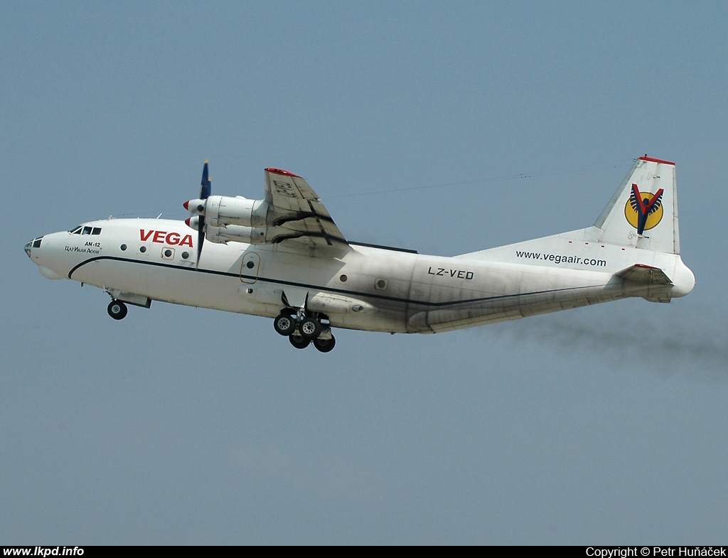 Vega Airlines – Antonov AN-12BP LZ-VED