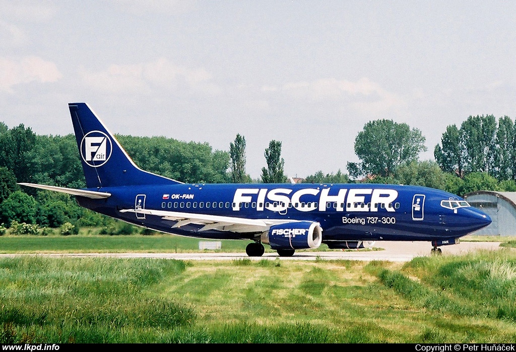 Fischer Air – Boeing B737-33A OK-FAN