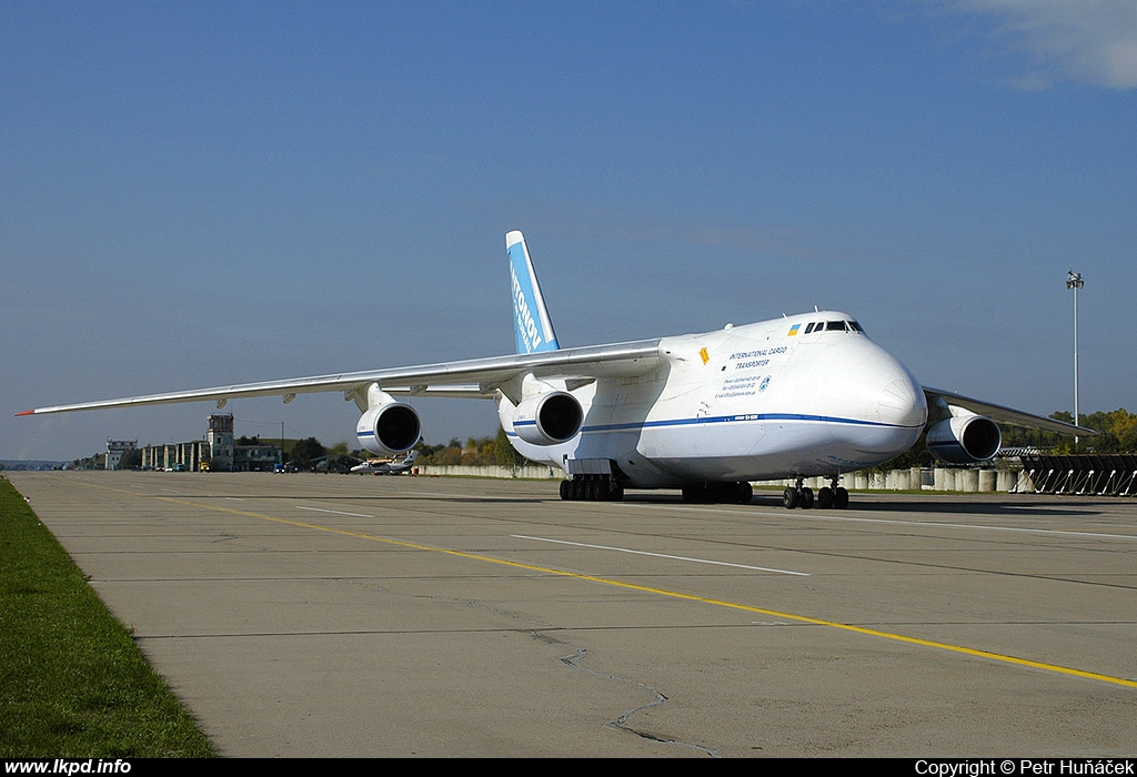 Antonov Design Bureau – Antonov AN-124-100 UR-82027