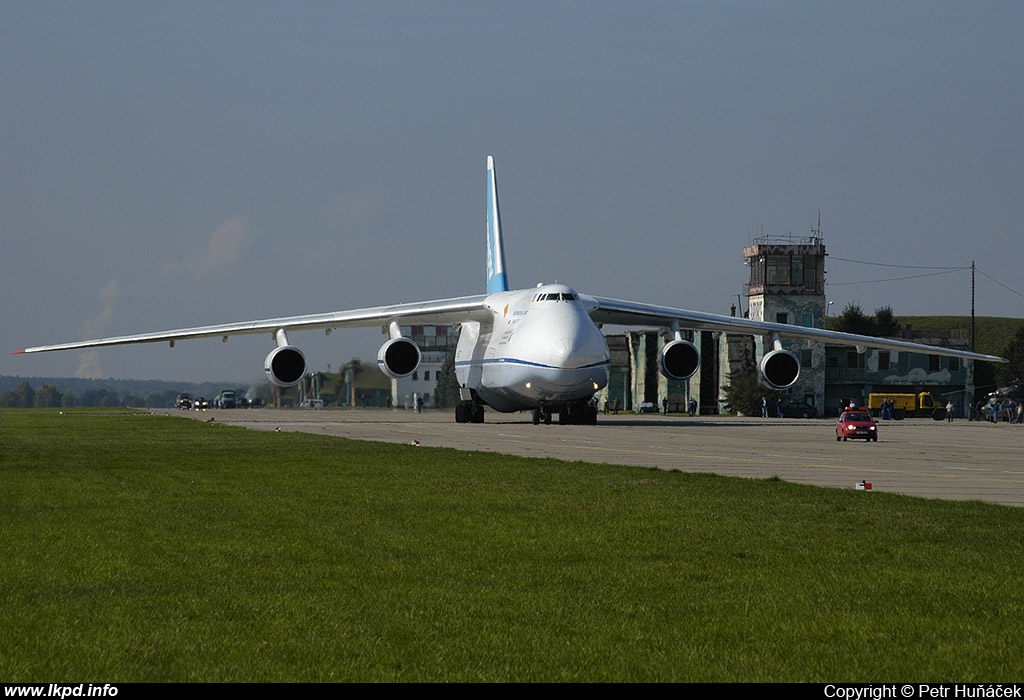 Antonov Design Bureau – Antonov AN-124-100 UR-82027