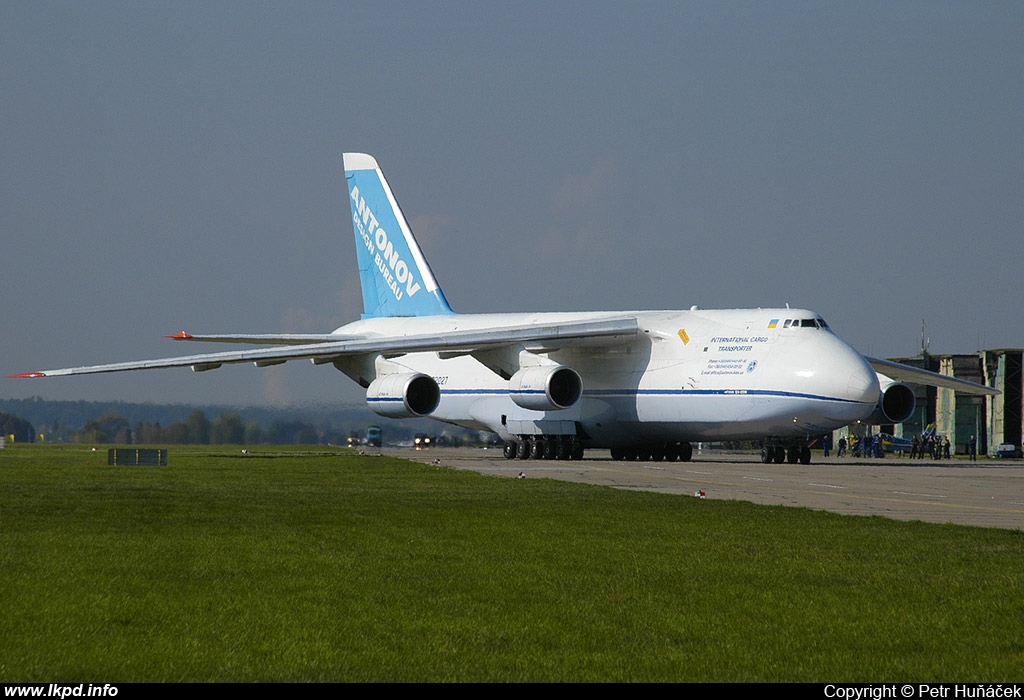 Antonov Design Bureau – Antonov AN-124-100 UR-82027