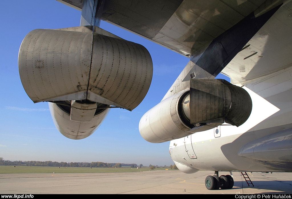 Asiacontinental Airlines – Iljuin IL-76TD UP-I7620