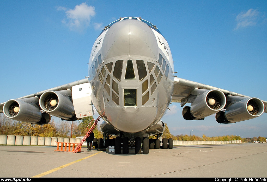 Asiacontinental Airlines – Iljuin IL-76TD UP-I7620