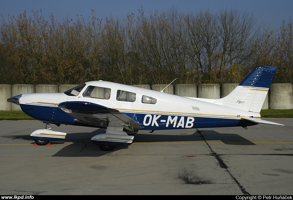 Private/Soukrom – Piper PA-28 Archer III OK-MAB