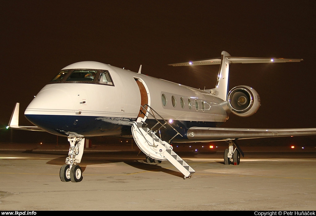 BMW Flugdienst – Gulfstream G-V N513MW