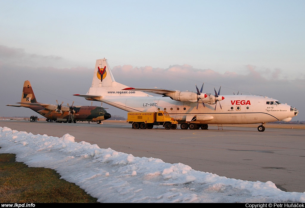 Vega Airlines – Antonov AN-12BP LZ-VEC