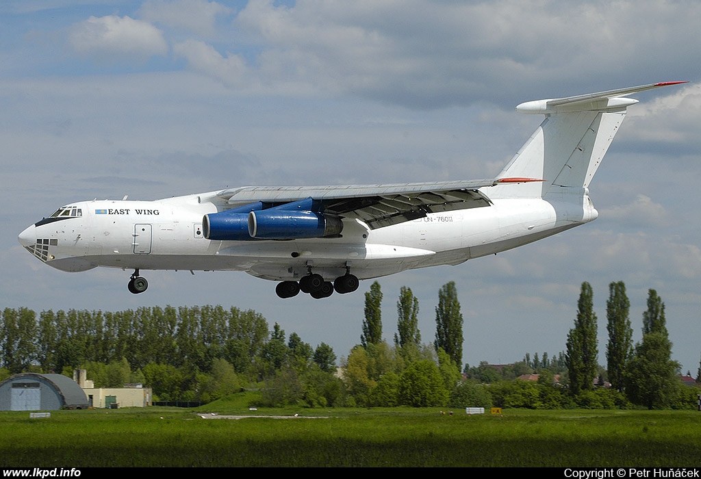 East Wing – Iljuin IL-76TD UN-76011