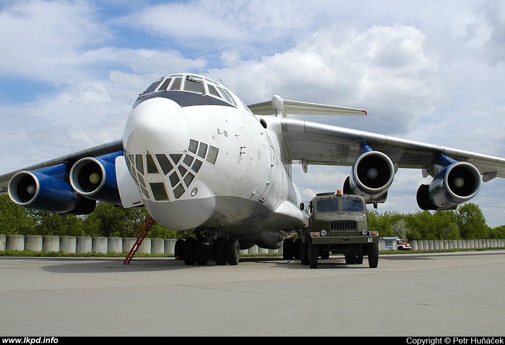 East Wing – Iljuin IL-76TD UN-76011