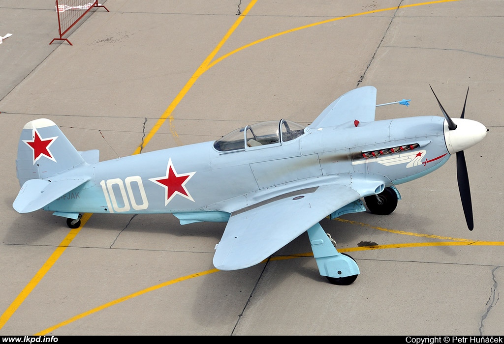 Private/Soukrom – Yakovlev YAK-3UA D-FJAK