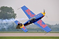 The Flying Bulls – Extra 300/S HA-RED