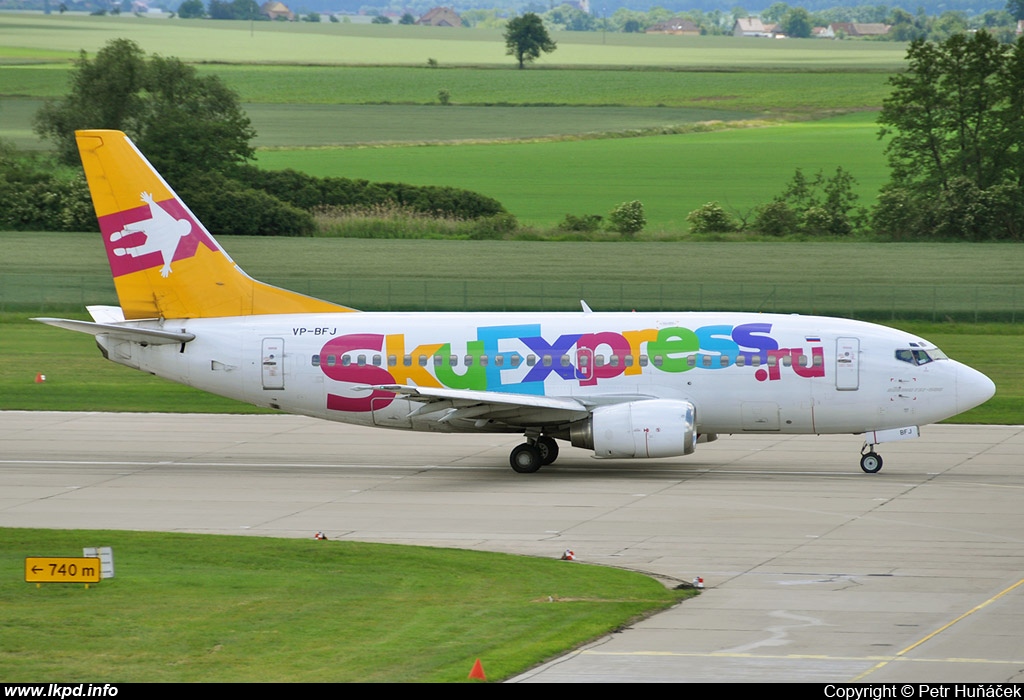 Sky Express – Boeing B737-5L9 VP-BFJ