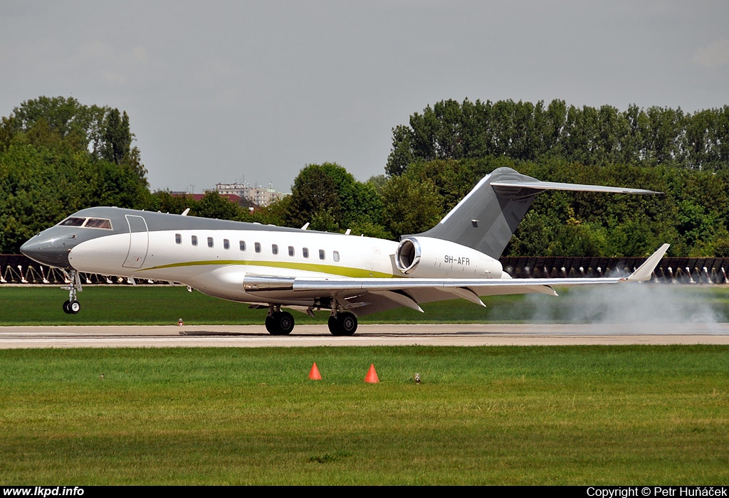 Comlux Aviation – Bombardier BD700-1A11 Global 5000 9H-AFR