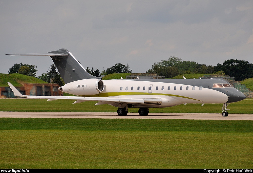 Comlux Aviation – Bombardier BD700-1A11 Global 5000 9H-AFR