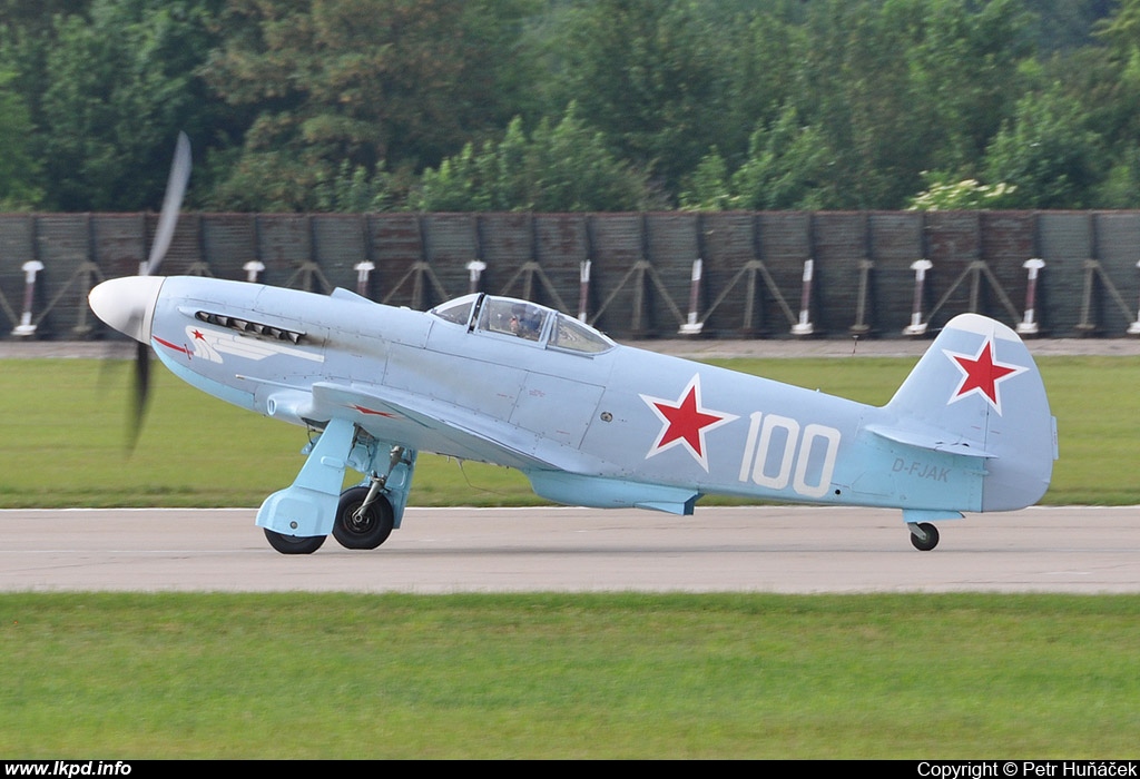 Private/Soukrom – Yakovlev YAK-3UA D-FJAK