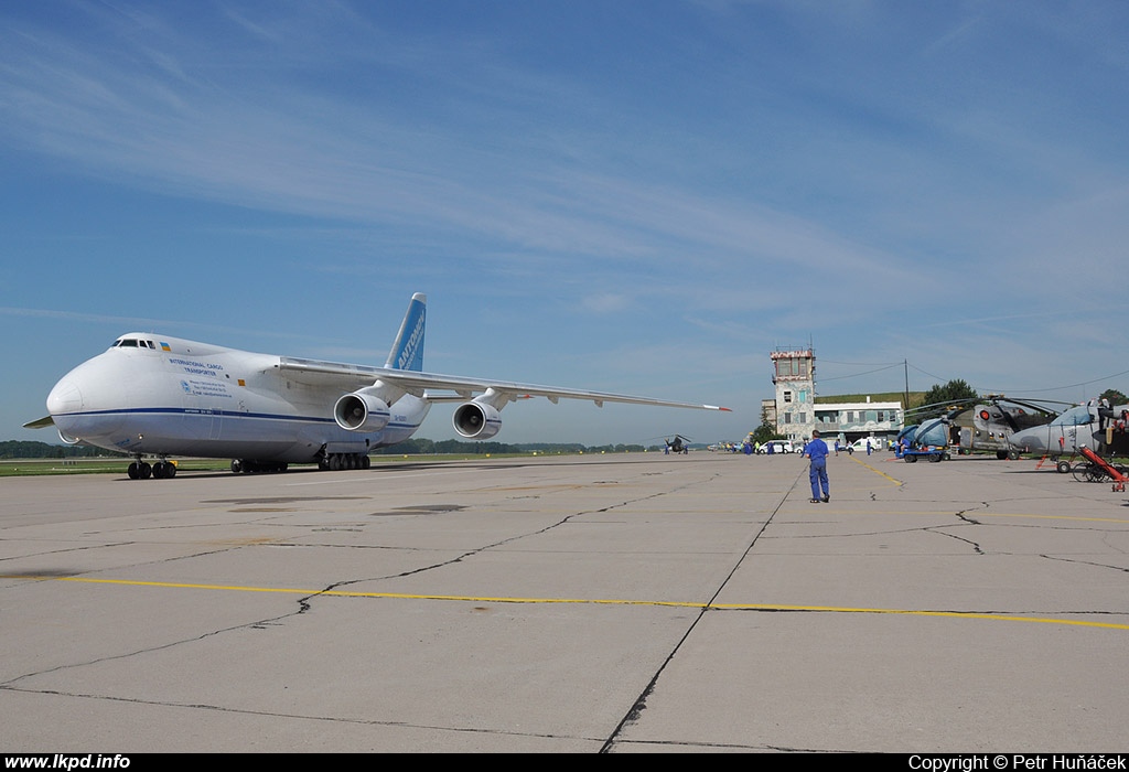 Antonov Design Bureau – Antonov AN-124-100 UR-82007