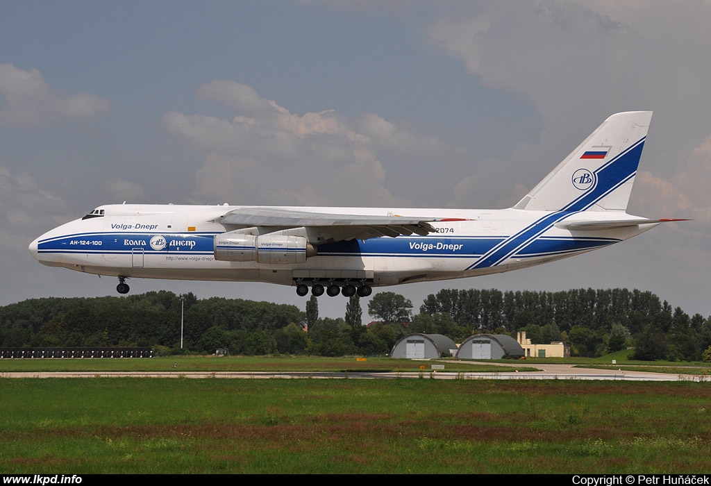 Volga-Dnepr Airlines – Antonov AN-124-100 RA-82074