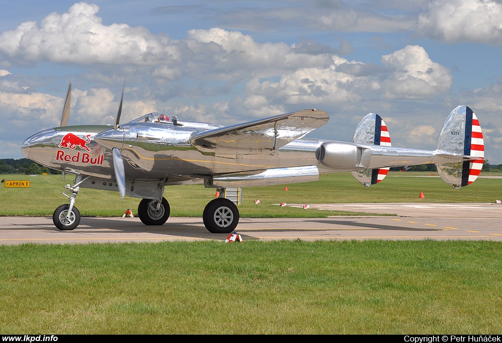 The Flying Bulls – Lockheed P-38L Lightning N25Y