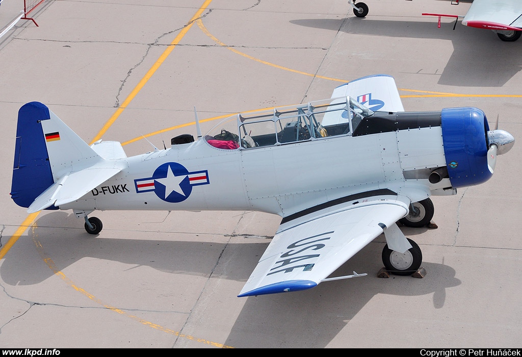 Private/Soukrom – CCF Harvard Mk4 D-FUKK