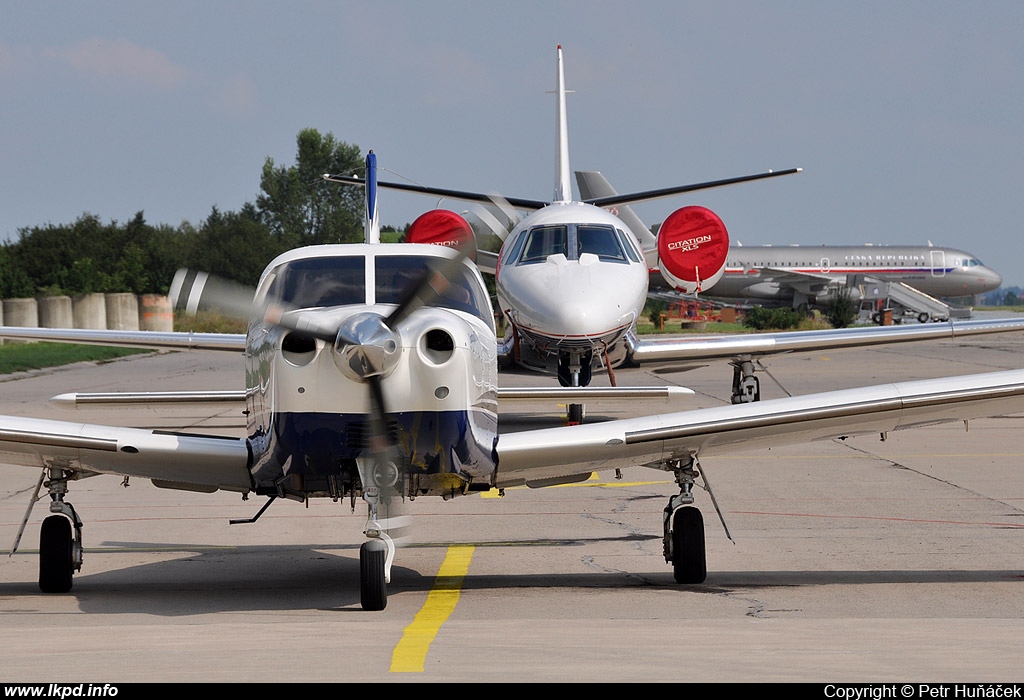 Private/Soukrom – Piper PA-32R-301T Saratoga II TC SP-NRS