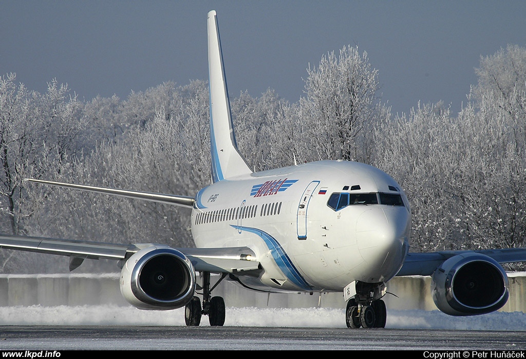 Yamal – Boeing B737-528 VP-BRS