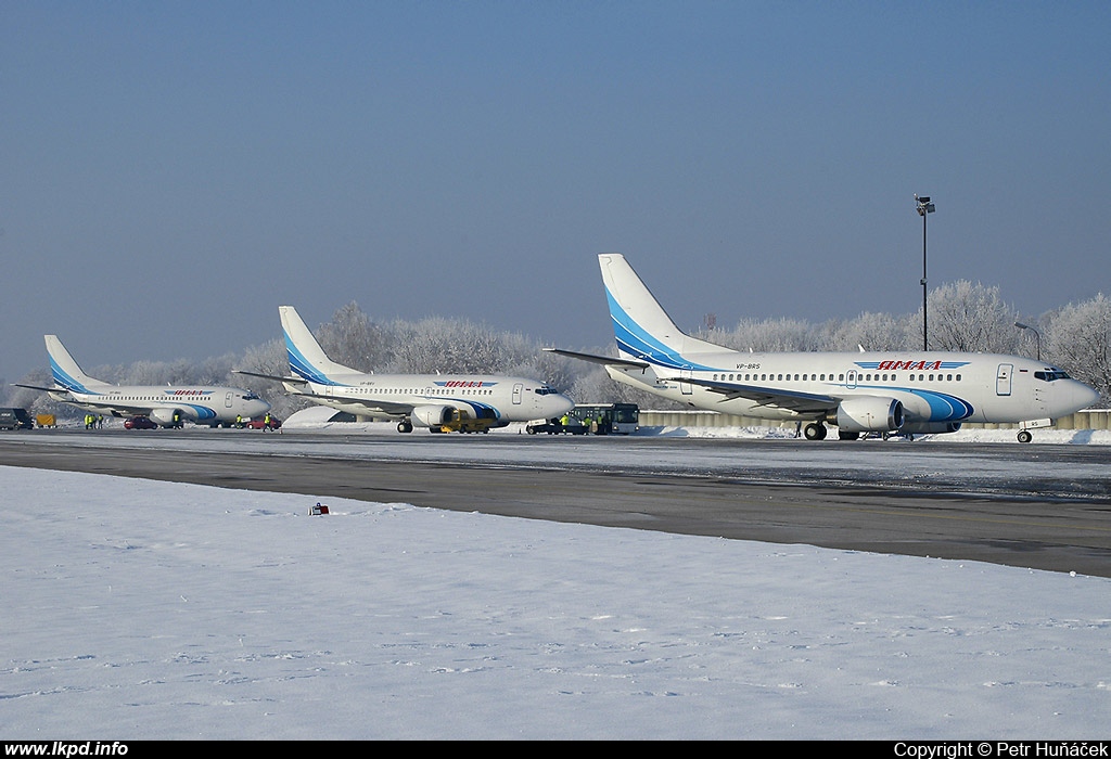 Yamal – Boeing B737-528 VP-BRS