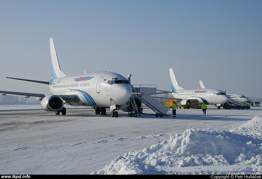 Yamal – Boeing B737-528 VP-BRS