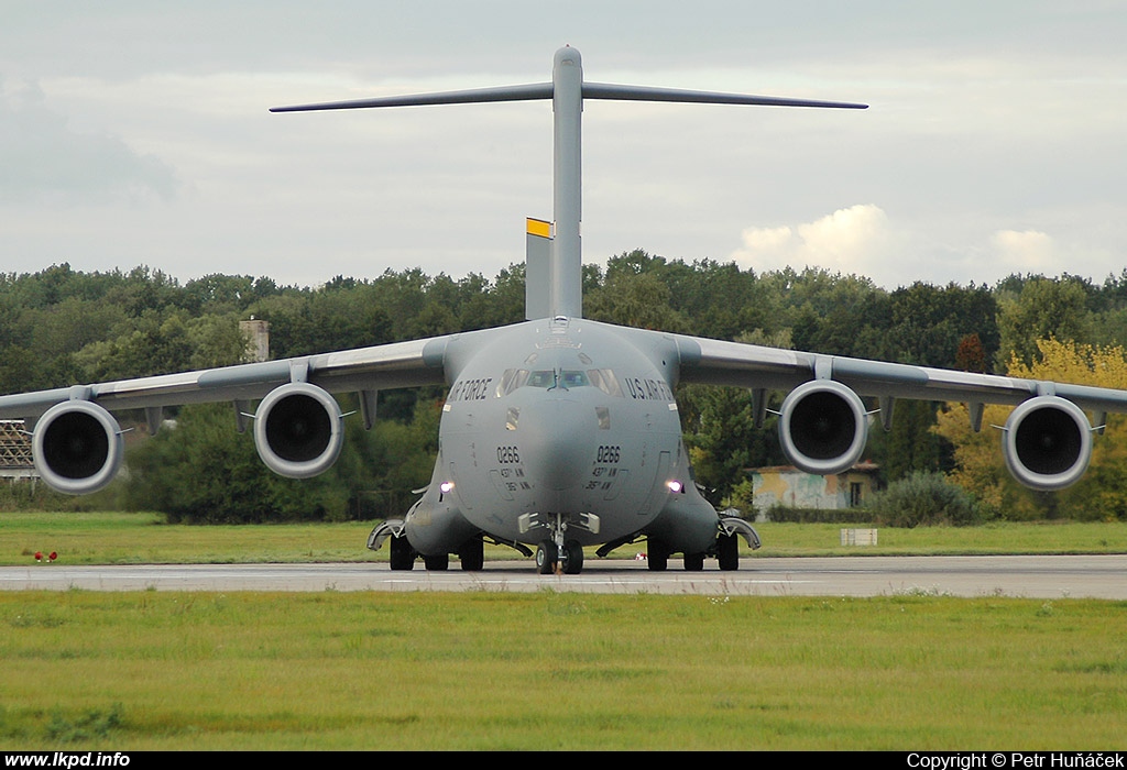 USAF – McDonnell Douglas C-17A Globemaster 88-0266