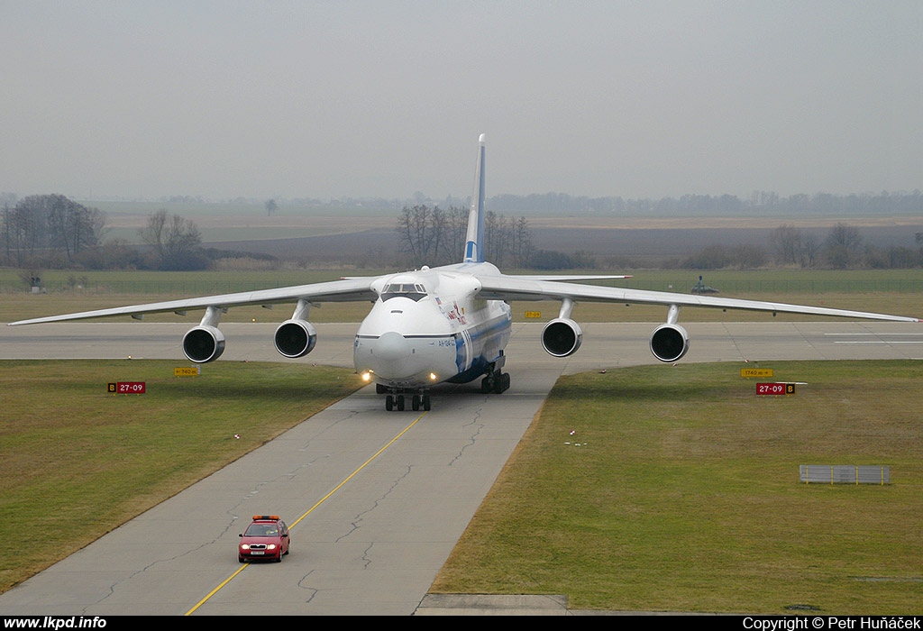 Polet Airlines – Antonov AN-124-100 RA-82068