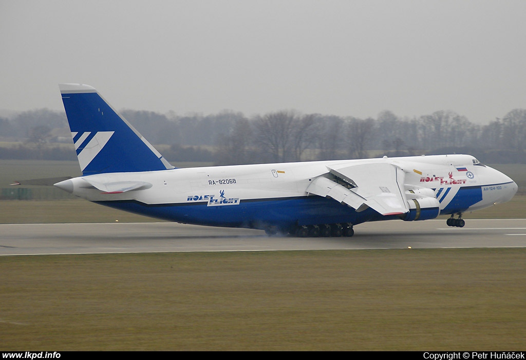 Polet Airlines – Antonov AN-124-100 RA-82068