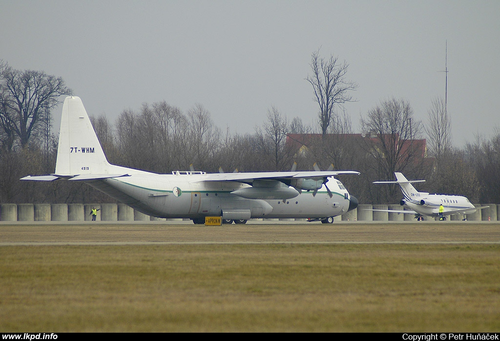 Algeria Air Force – Lockheed C-130H-30 Hercules 7T-WHM