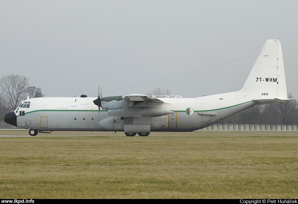 Algeria Air Force – Lockheed C-130H-30 Hercules 7T-WHM