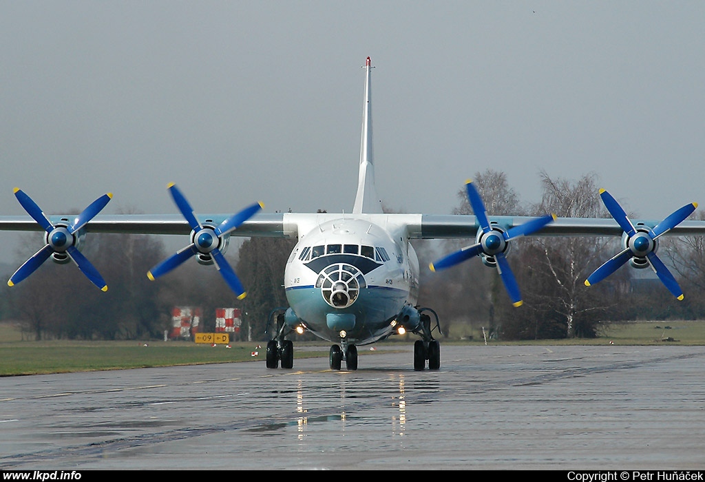 Aerovis Airlines – Antonov AN-12B UR-CEZ