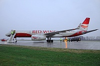 Red Wings – Tupolev TU-204-100V RA-64047