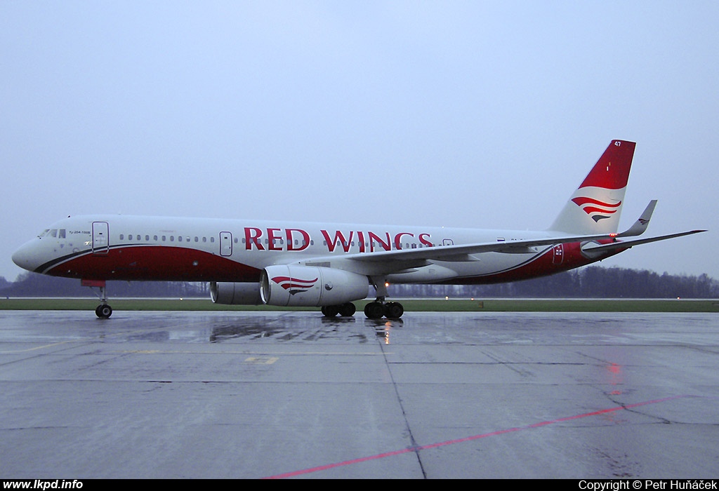 Red Wings – Tupolev TU-204-100V RA-64047