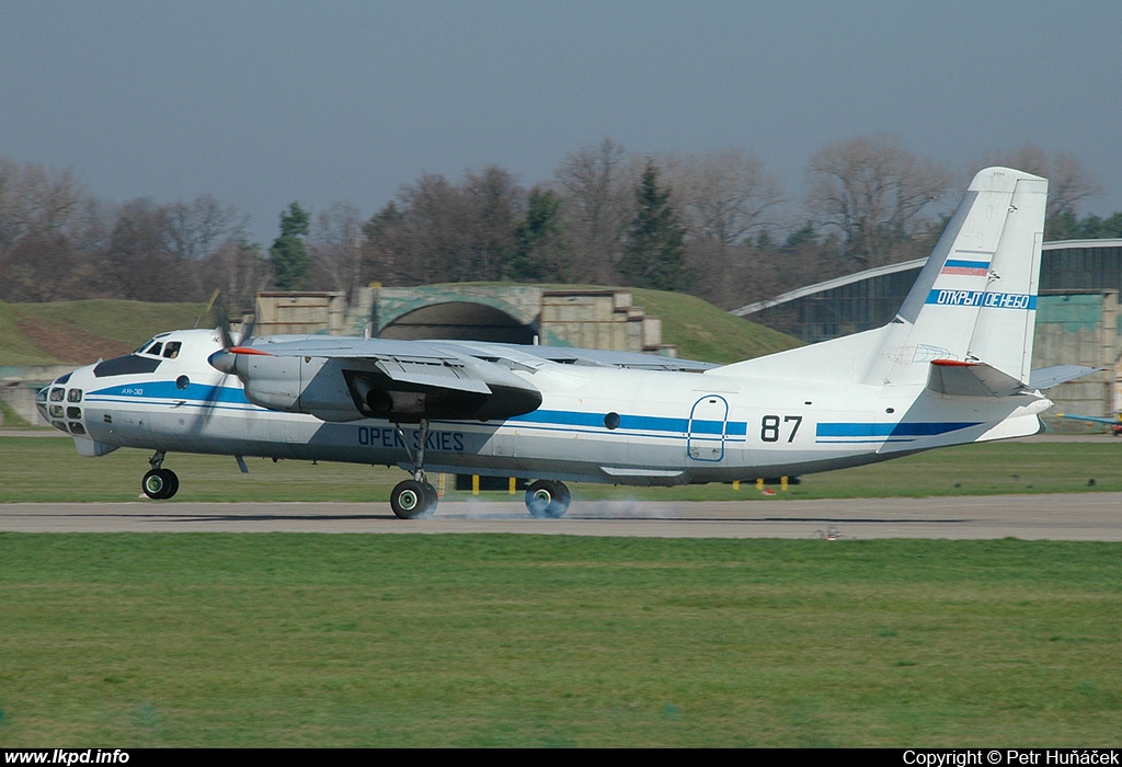 Russia Air Force – Antonov AN-30B 87