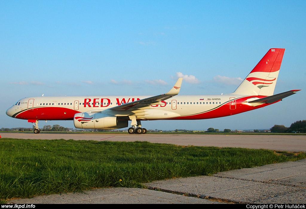 Red Wings – Tupolev TU-204-100V RA-64050