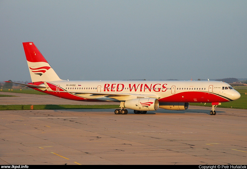 Red Wings – Tupolev TU-204-100V RA-64050