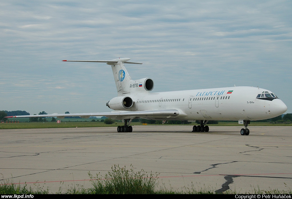 Tatarstan Airlines – Tupolev TU-154M RA-85798