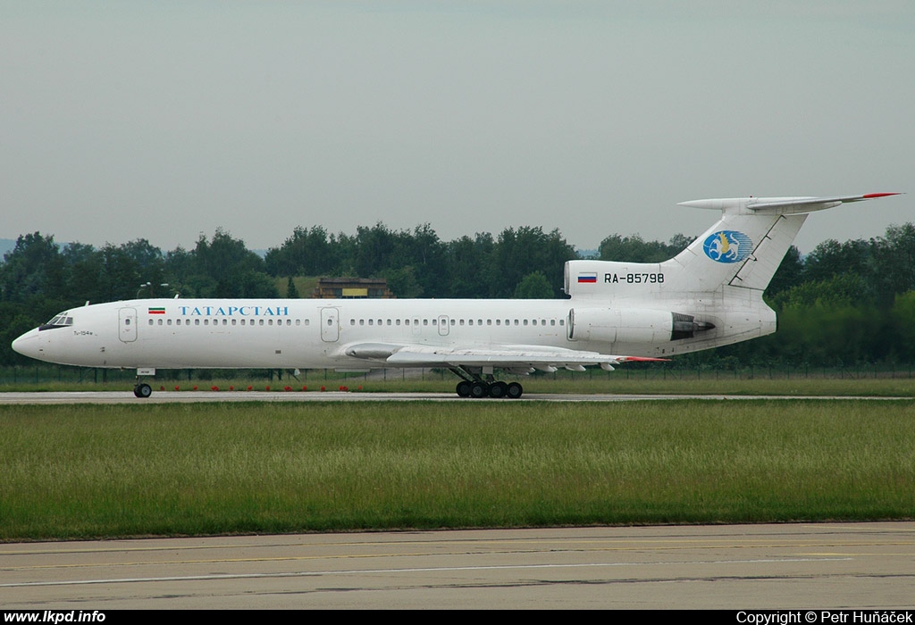 Tatarstan Airlines – Tupolev TU-154M RA-85798