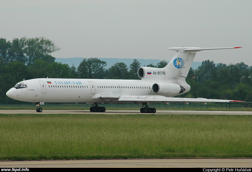 Tatarstan Airlines – Tupolev TU-154M RA-85798