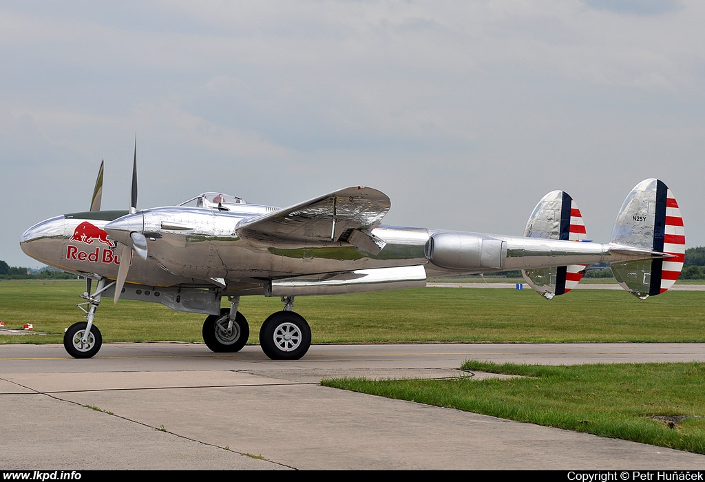 The Flying Bulls – Lockheed P-38L Lightning N25Y